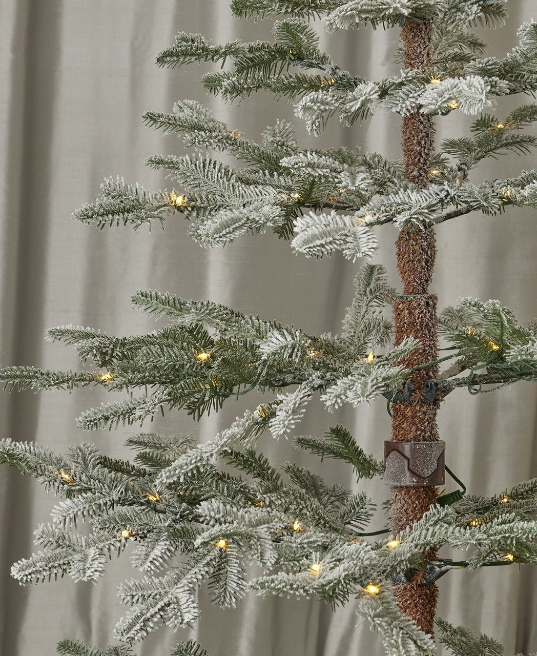 7.5' Sierra Pine Lightly Flocked Tree with 300 Warm White LED Lights