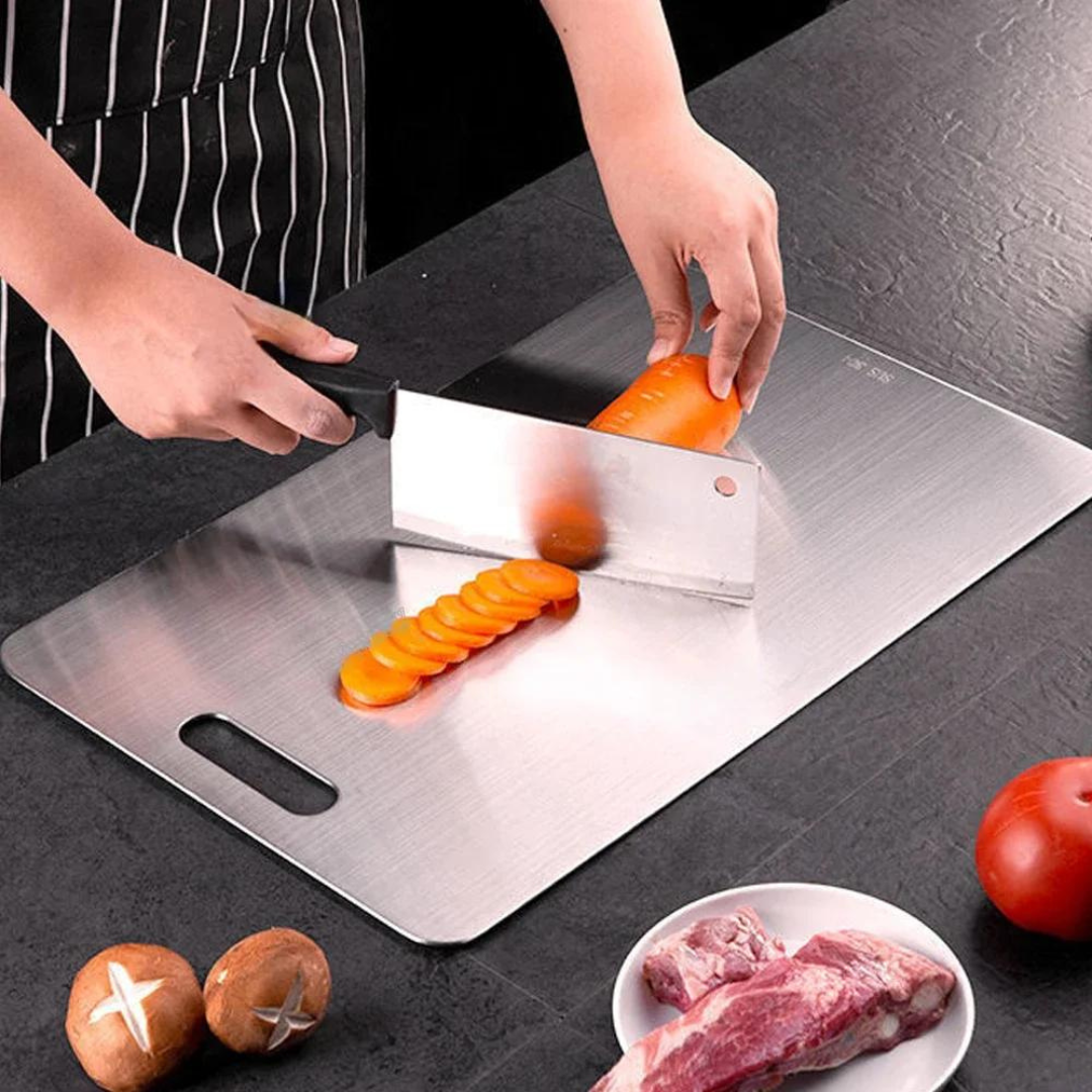 Tábua de Aço Inoxidável Durável e Prática na Cozinha
