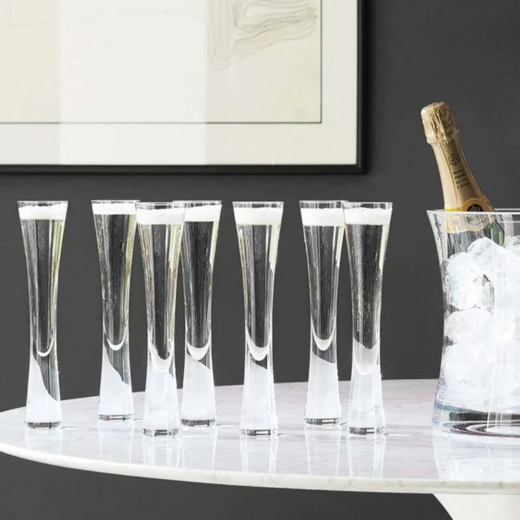 Taças de Champanhe Elegantes em Vidro